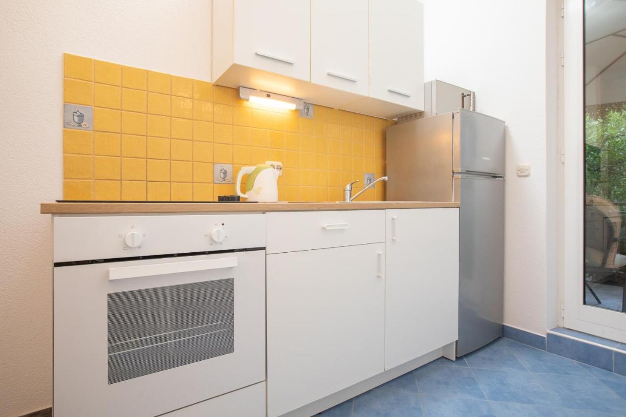 Vega Apartments Подгора Екстериор снимка